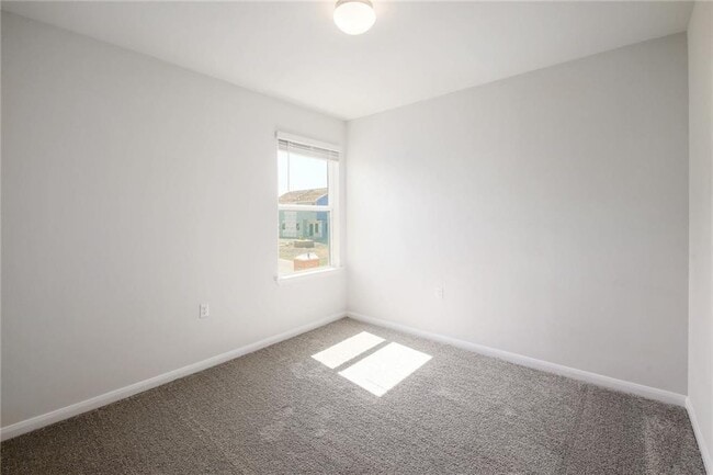Building Photo - 16811 Radiant Dr