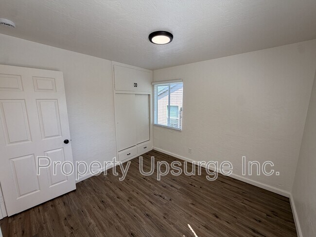 Building Photo - 2424 Court St