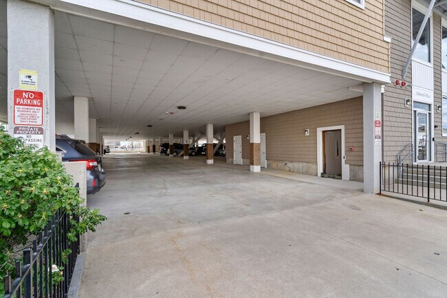 Building Photo - 128 Ashworth Ave