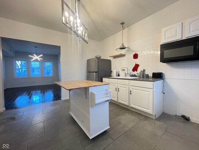 Building Photo - 3818 Central Ave