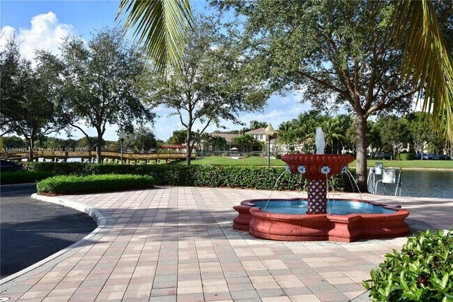 Building Photo - 2451 Centergate Dr