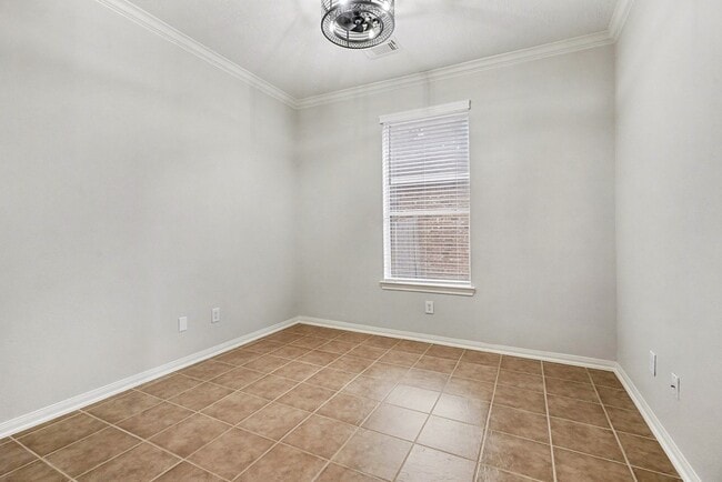 Building Photo - 809 Hallmark Oak St