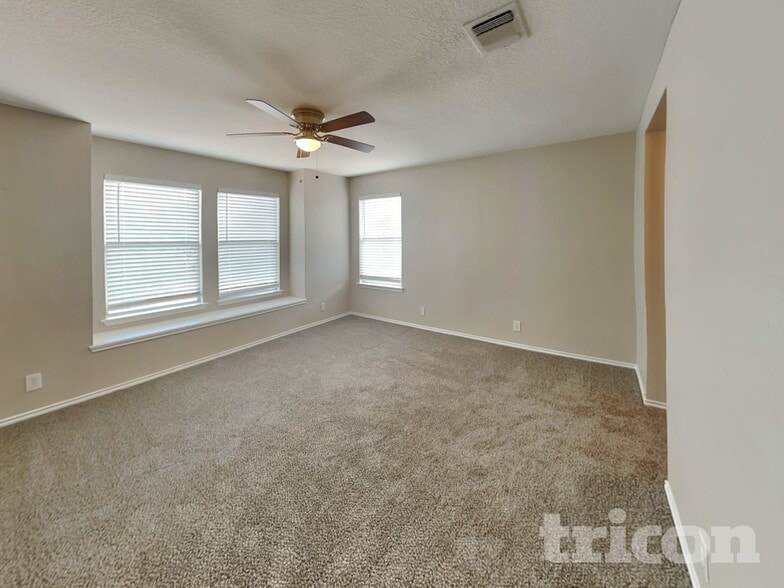 Building Photo - 7307 Circle Farm