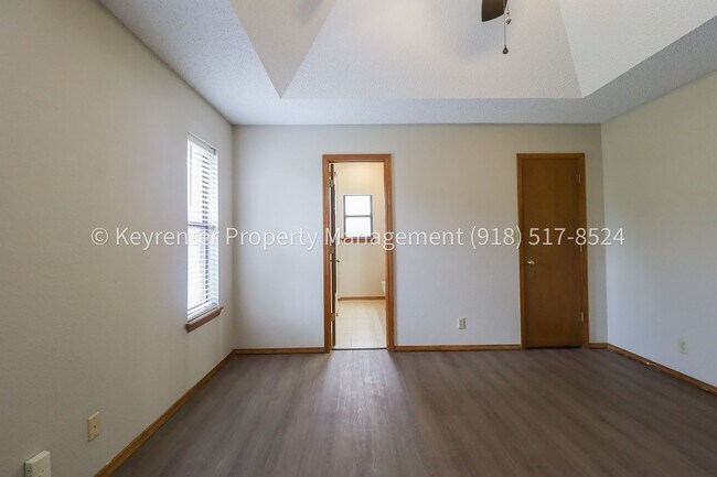 Building Photo - Recently Updated 3 Bed 2.5 Bath in Bixby - Move in Ready!