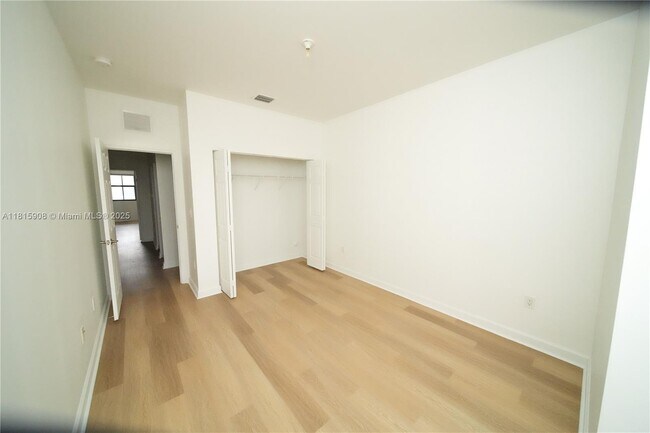 Building Photo - 10456 NW 61 Ln.