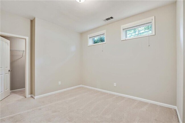 Building Photo - 1221 Lavista Rd NE