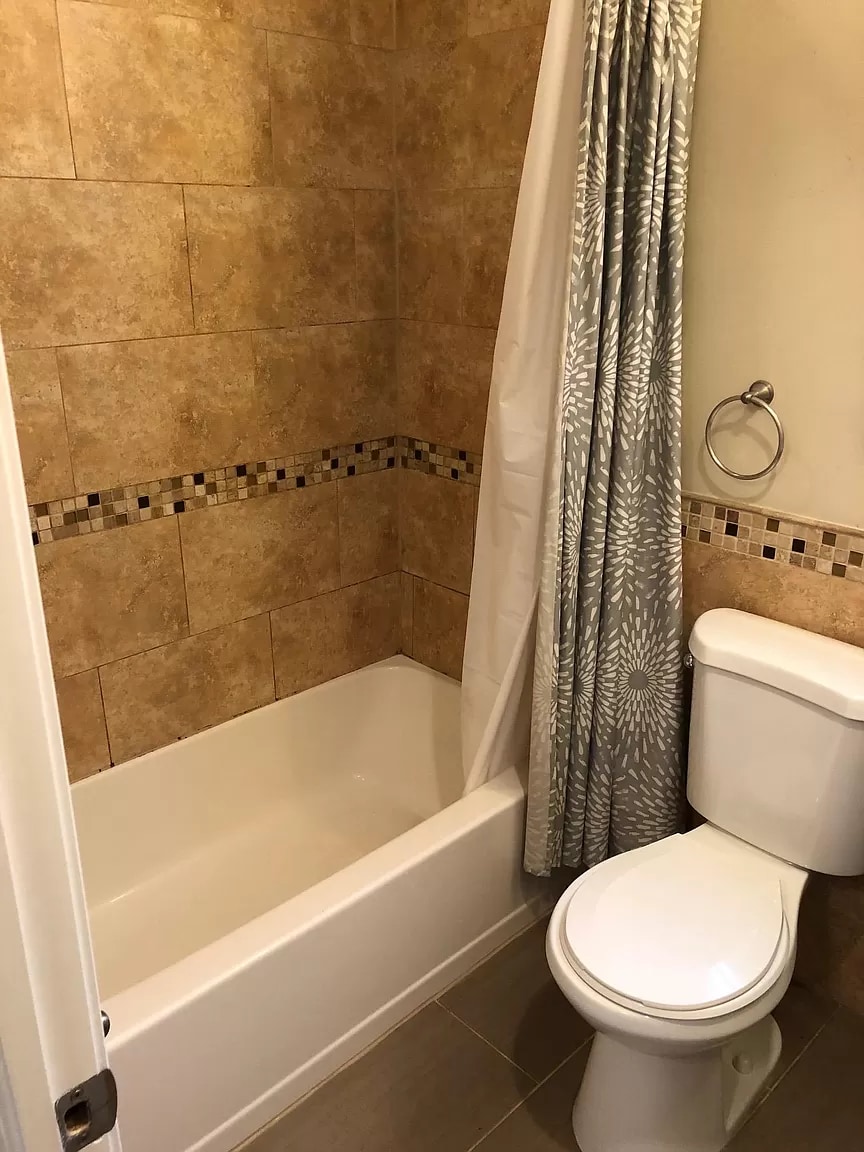 Unit 2 - 4538 Wentworth Ave