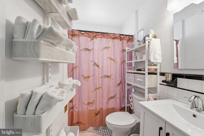 Building Photo - 1411 S Pollard St