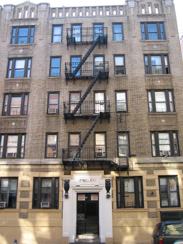 Primary Photo - 74-76 Pinehurst Ave