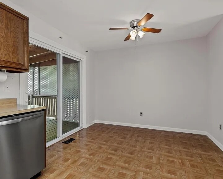 Building Photo - 1902 Curtis Ct SE