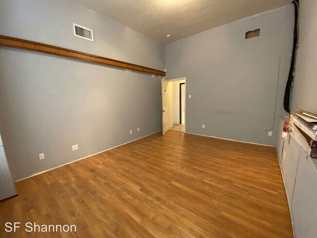 Building Photo - 320-330 Vandeventer Ave