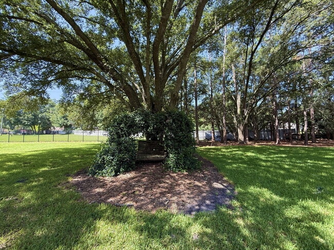 Building Photo - 124 Estates Cir