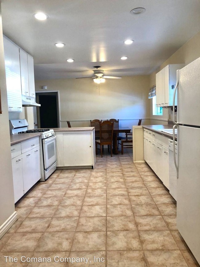 Building Photo - 5836 Baja Dr