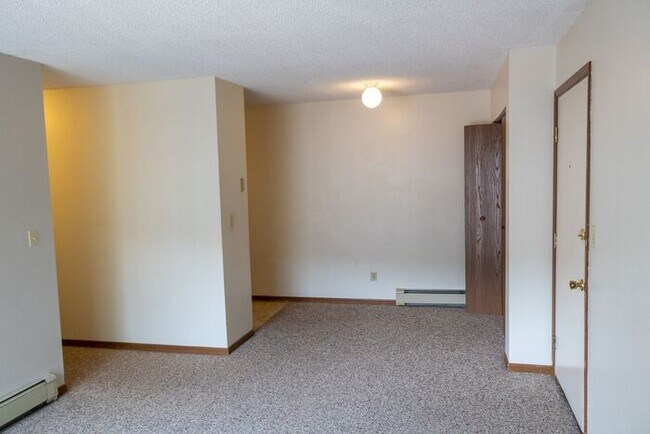 Building Photo - $1,195 | 2 Bedroom, 1 Bathroom Condo | Cat...