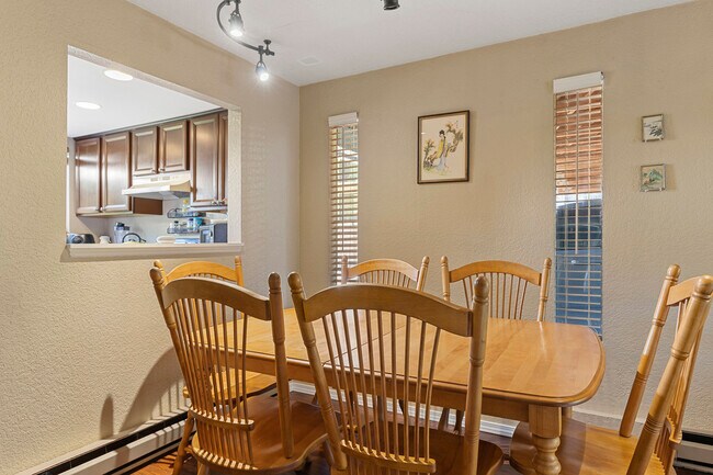 Building Photo - 1414 NE 151st St