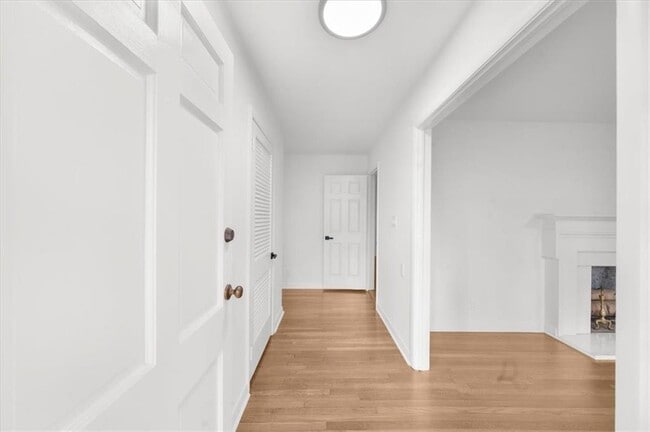 Building Photo - 4890 High Point Rd NE