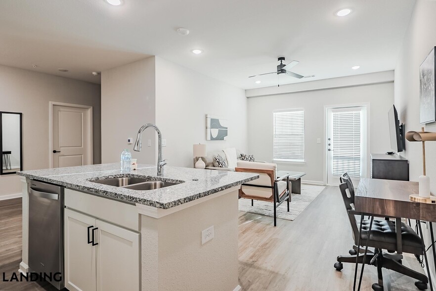 Building Photo - 1650 Harris Hill Rd