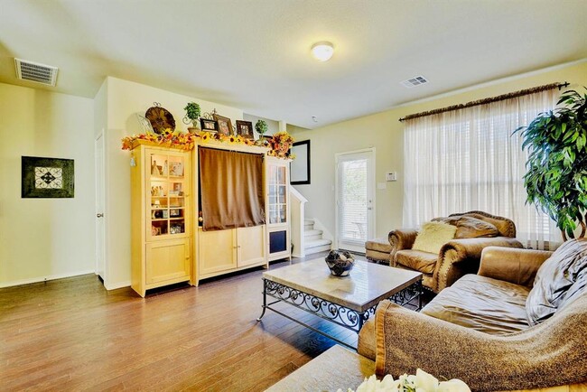 Building Photo - 1810 Franklin Mountain Dr