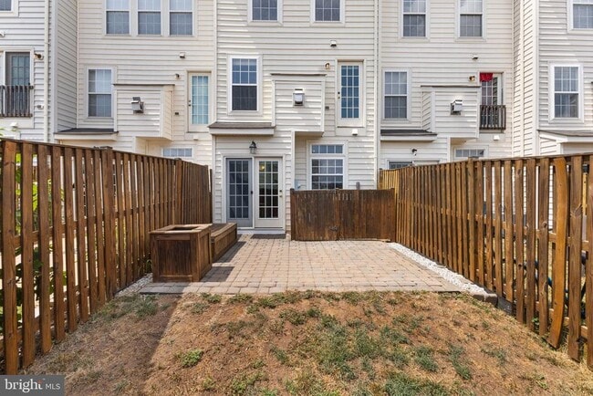 Building Photo - 44479 Watertown Terrace