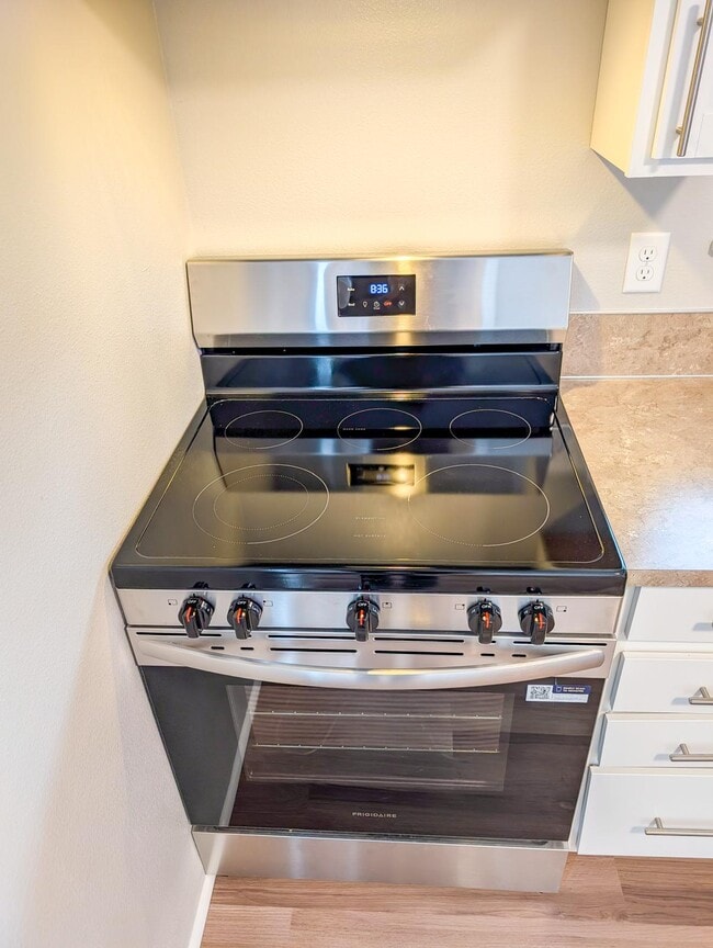 Building Photo - 5623 SE 84th Ave