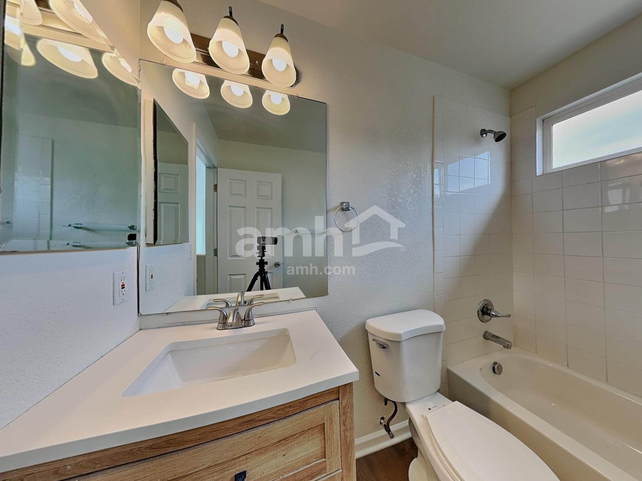 Building Photo - 8433 Golden Eye Dr