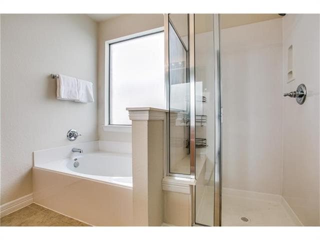 Building Photo - 5720 Pebble Ridge Dr