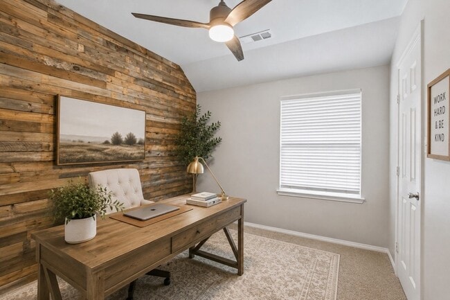Building Photo - 913 Freesia Dr