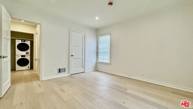 Building Photo - 408 S Spalding Dr