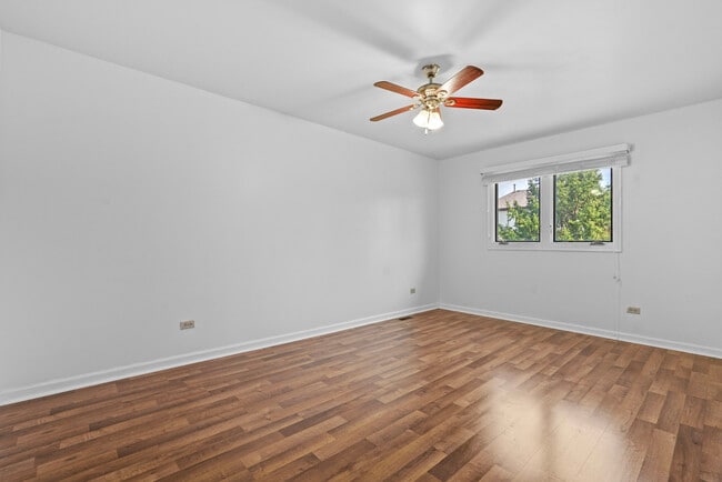 Building Photo - 16527 Orange Ave