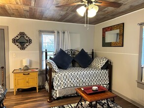 Building Photo - 161 Alexander Dr