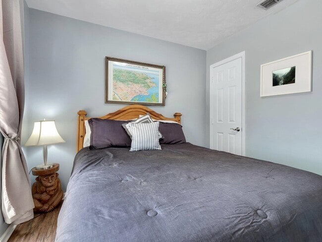 Building Photo - 1572 Cinnamon Bear Cir