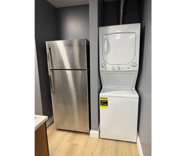 Building Photo - 427 S Augusta Ave