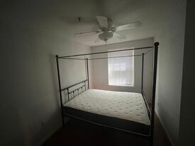 Building Photo - 1405 Broadway