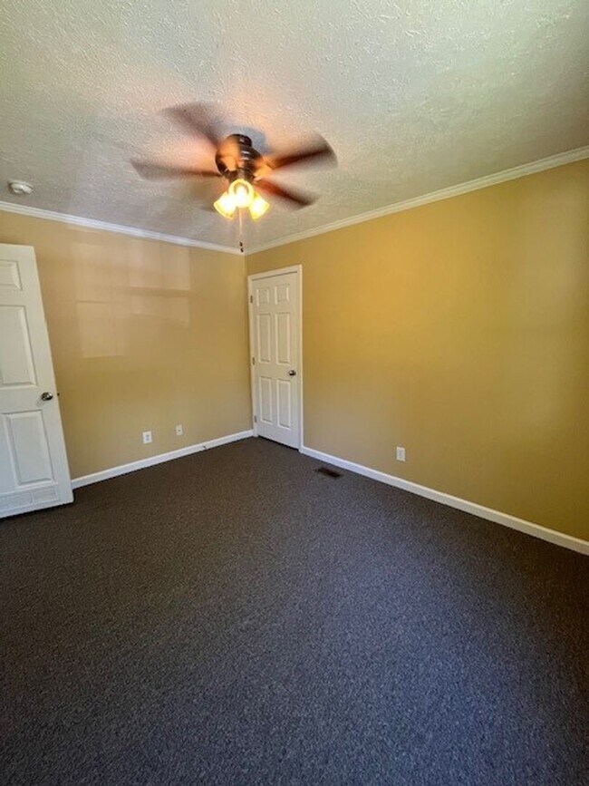 Building Photo - Spacious 3 bedroom 2 bath home in Leland