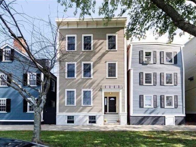 Building Photo - 34 Austin St