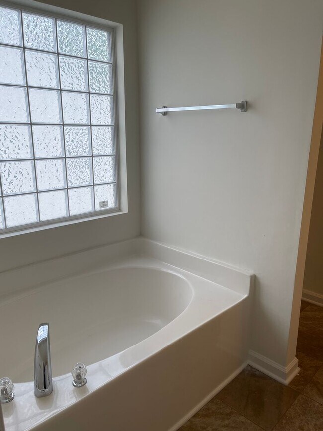 Building Photo - Spacious 4 Bedroom Home with Two-Car Garage in Swann's Mill Community