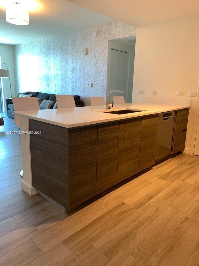 Building Photo - 1100 S Miami Ave