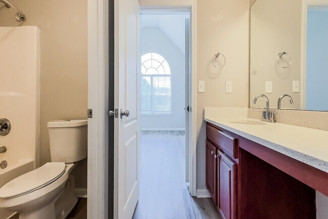 Building Photo - 342 Lingo Port Dr