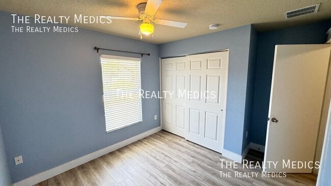 Building Photo - 1040 Elderberry Dr