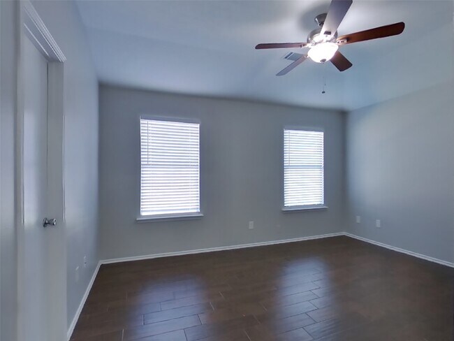 Building Photo - 7214 Winter Song Dr