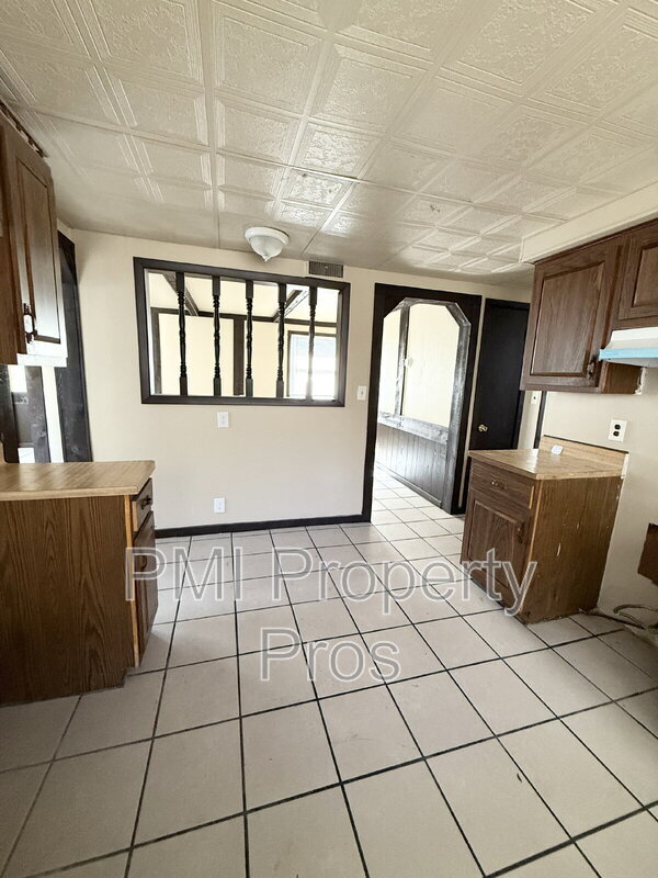 Building Photo - 6537 N 58th St