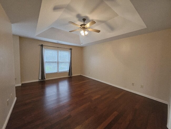 Building Photo - 208 E Bend Ct