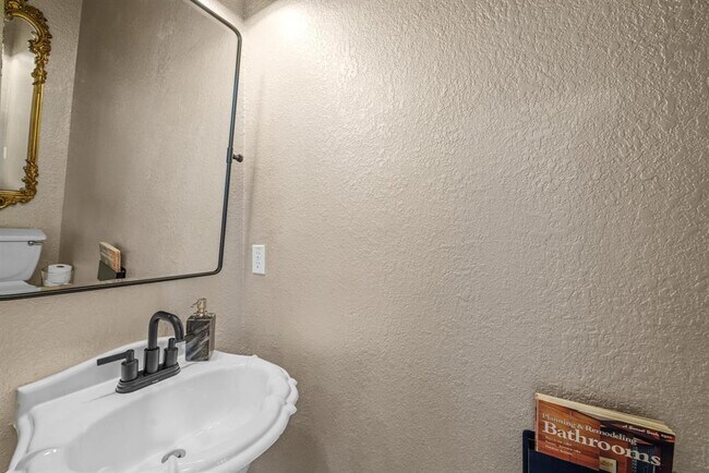 Building Photo - 11716 Fletcher Hall Ln