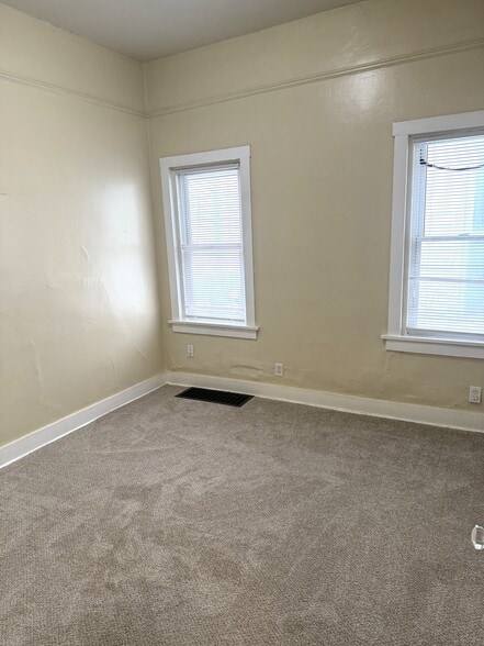 Building Photo - 5019 /5021 26th Ave