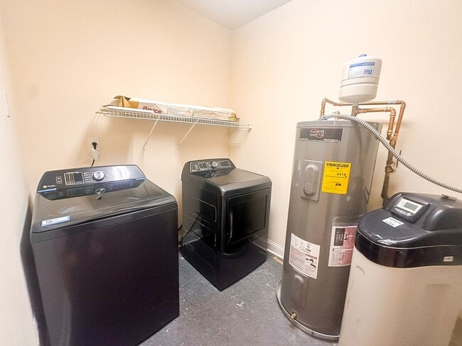 Building Photo - 450 E Ohio Unit 117