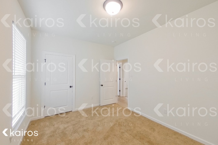 Building Photo - 1743 Park Place Dr