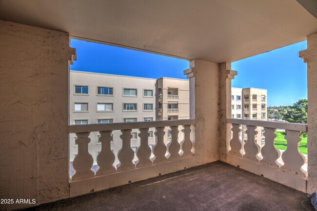 Building Photo - 7920 E Camelback Rd