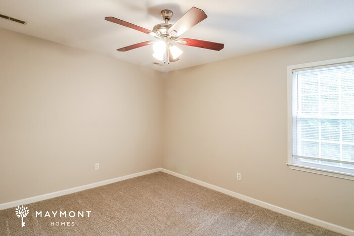 Building Photo - 1748 King James Dr