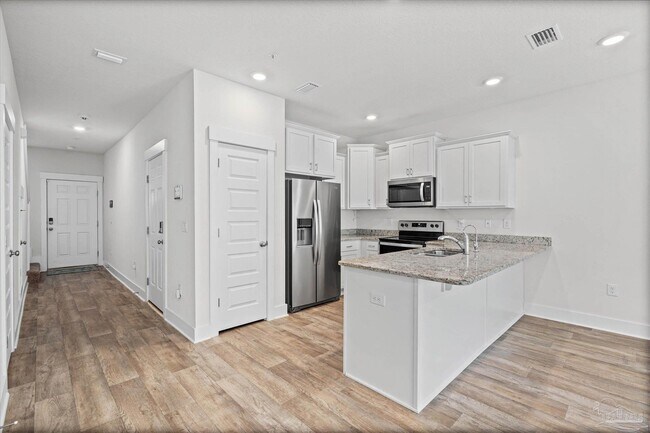 Building Photo - 1419 Iroquois Ct