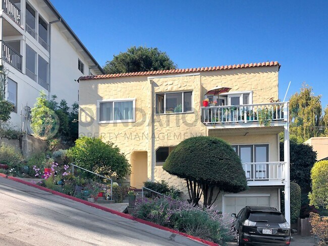 Building Photo - VIDEO Modern Home with Bay Views- Close to Town- FOUNDATION